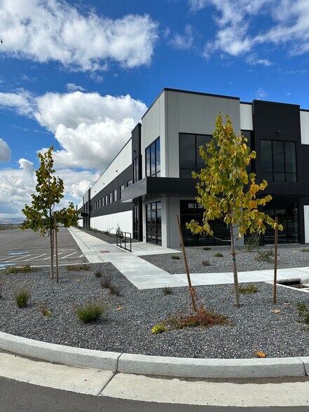 More Photos Of 881 S 200 W, Smithfield Warehouse For Lease
