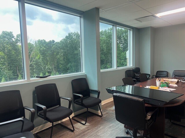 More Photos Of 55 Willow Ln, Marlboro Medical For Lease
