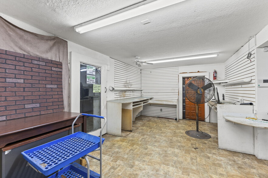 More Photos Of 5034 N Nebraska Ave, Tampa Freestanding For Sale