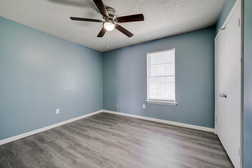 More Photos Of 1906 W Matthews Ave, Jonesboro Apartments For Sale