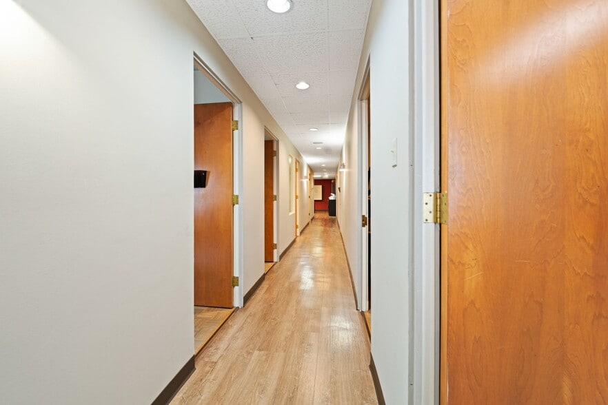 More Photos Of 50 E Washington St, Chicago Office For Sale