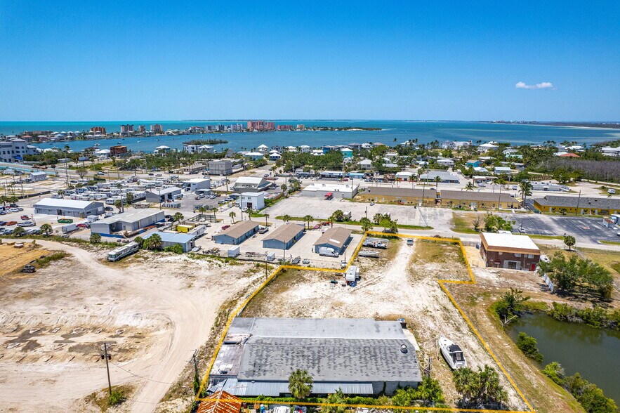 More Photos Of 870 Buttonwood Dr, Fort Myers Beach Distribution For Sale