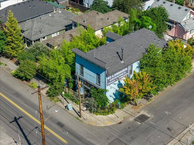 More Photos Of 3039 SE Stark St, Portland Storefront Retail Residential For Sale