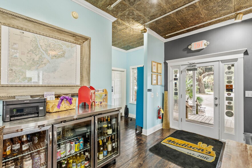 More Photos Of 925 10th St, Port Royal Restaurant For Sale