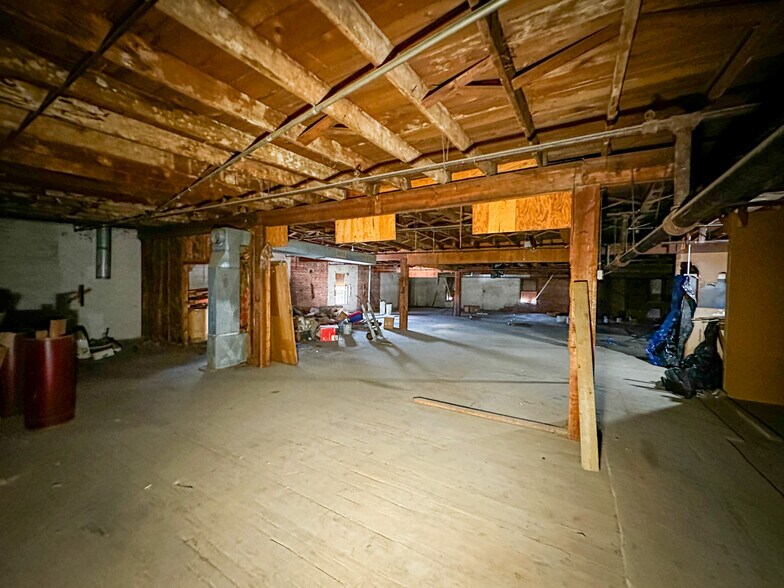 More Photos Of 230 D St NE, Miami Warehouse For Sale
