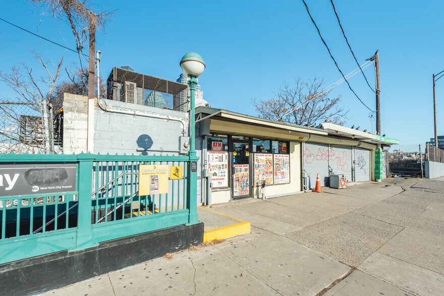 More Photos Of 21-01 49th Ave, Long Island City General Retail For Sale