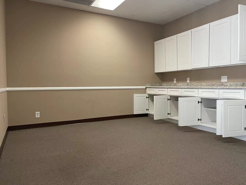 More Photos Of 20 E Foothill Blvd, Arcadia Office For Sale
