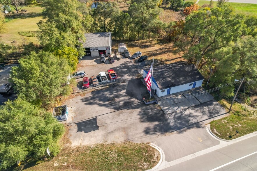 More Photos Of 105 S Ortonville Rd, Ortonville Freestanding For Sale