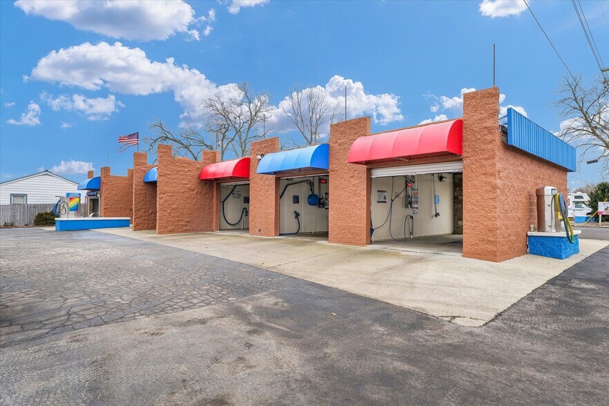 More Photos Of 110 W Lincoln Ave, Charleston Carwash For Sale