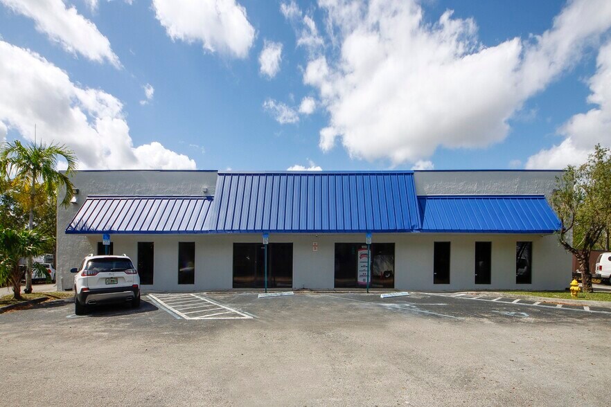 More Photos Of 10101-10163 NW 46th St, Sunrise Warehouse For Lease