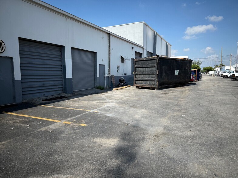More Photos Of 4401-4475 NW 37th Ave, Miami Warehouse For Lease