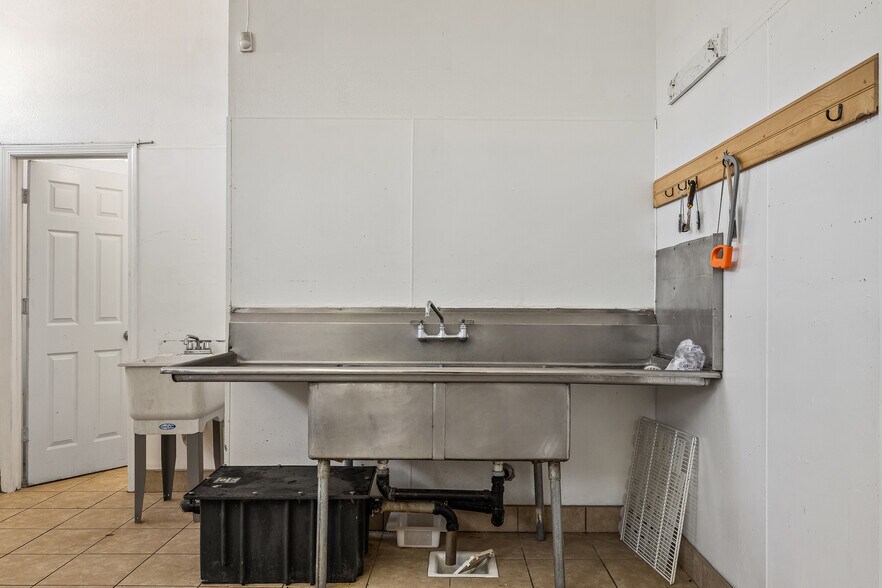 More Photos Of 33027 Road 159, Ivanhoe General Retail For Sale