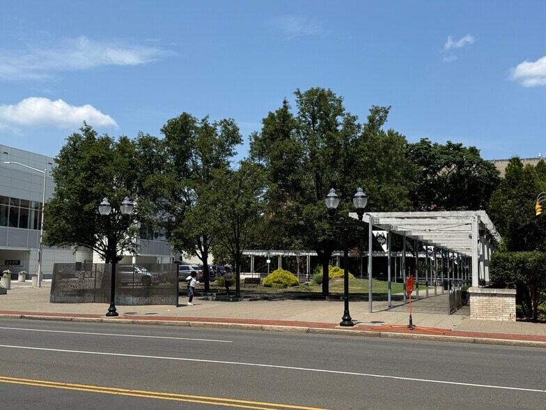 More Photos Of 66 Broad St, Stamford Office For Lease