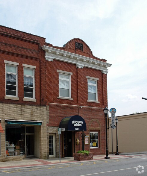 More Photos Of 819 West Ave, Lenoir Restaurant For Sale