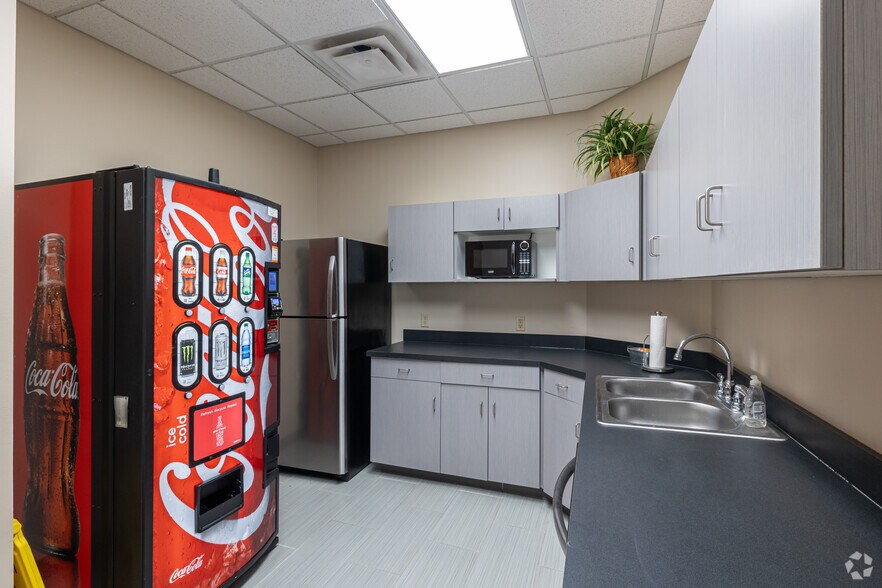 More Photos Of 20101 E Jackson Dr, Independence Office For Sale