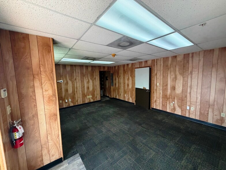 More Photos Of 2020 Ortiz Ave, Fort Myers Warehouse For Lease