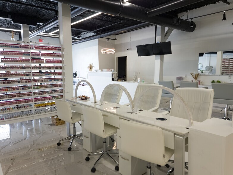 More Photos Of 770 Broadway, Raynham Storefront Retail Office For Lease