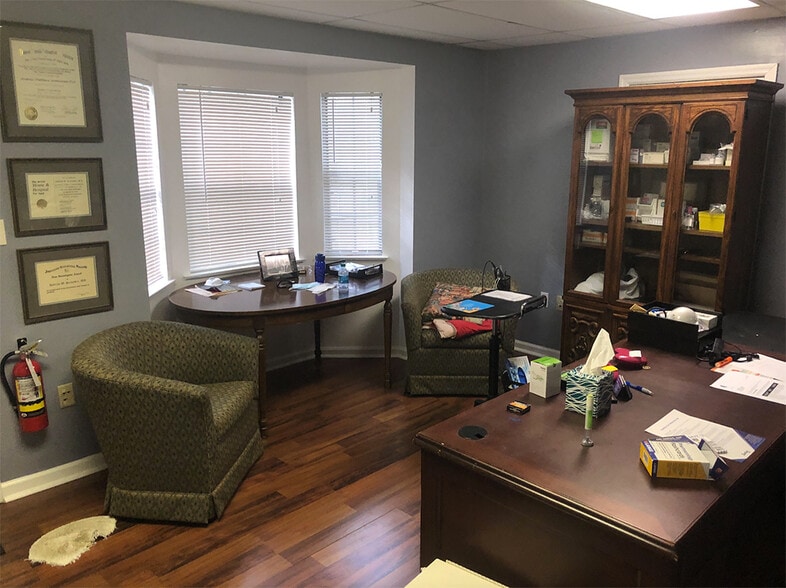 More Photos Of 2563-2567 Capital Medical Blvd, Tallahassee Medical For Lease