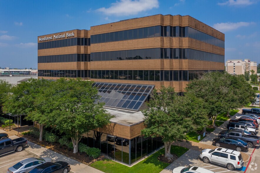 More Photos Of 19221 Interstate 45 S, Shenandoah Office For Lease