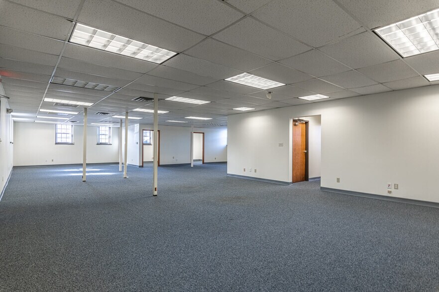 More Photos Of 1130 Vester Ave, Springfield Medical For Lease