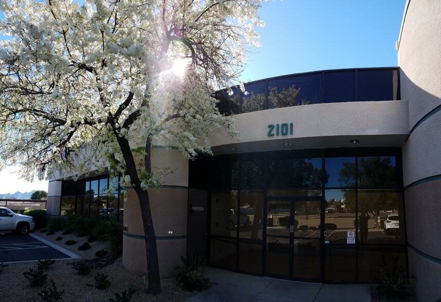 More Photos Of 2101-2121 W Alice Ave, Phoenix Research And Development For Lease