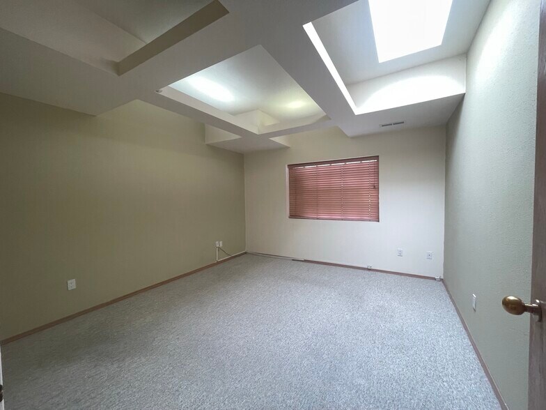 More Photos Of 1709 Girard Blvd NE, Albuquerque Medical For Lease