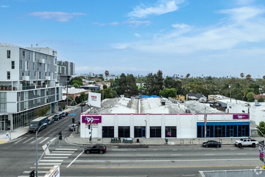 More Photos Of 852 N La Brea Ave, Los Angeles Freestanding For Lease