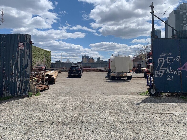 More Photos Of 38-42 12th St, Long Island City Land For Lease
