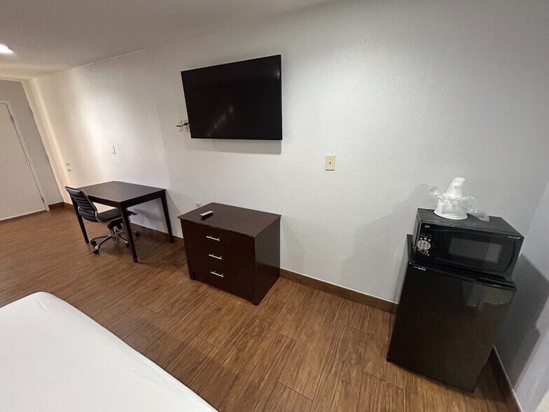 More Photos Of 125 Rushing Rd W, Denham Springs Hotel For Sale