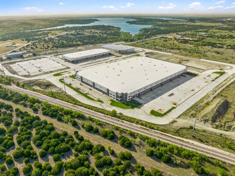 More Photos Of 9800 Decker Ln, Austin Warehouse For Lease