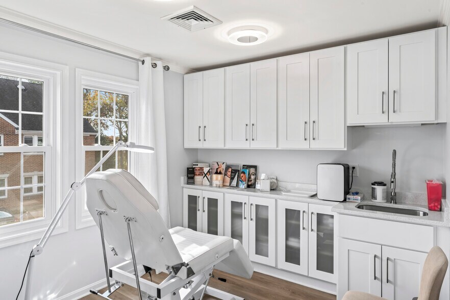 More Photos Of 2102 Gallows Rd, Vienna Medical For Lease