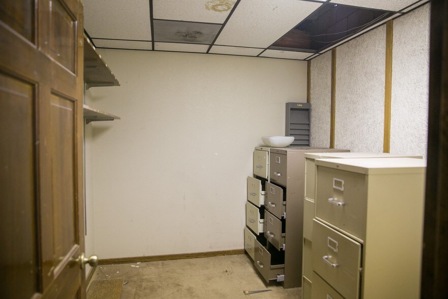 More Photos Of 165 E Southern Ave, Mesa Loft Creative Space For Lease