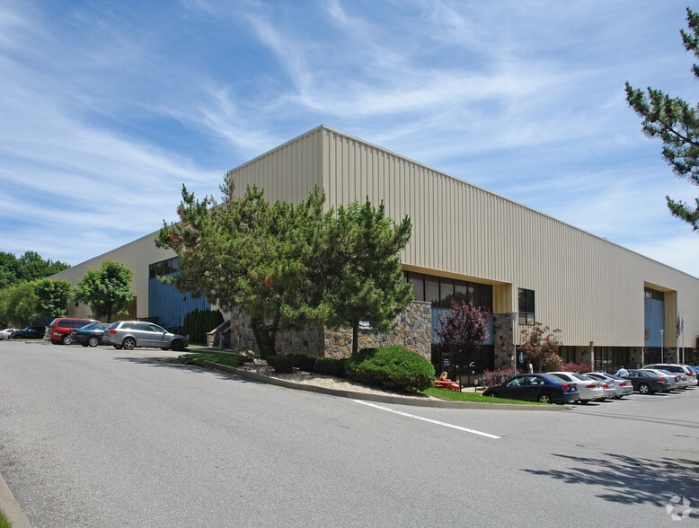 Primary Photo Of 250 Clearbrook Rd, Elmsford Warehouse For Lease