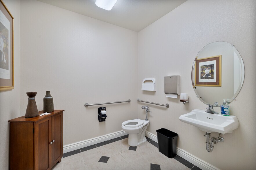 More Photos Of 4747 Caughlin Pky, Reno Office For Sale