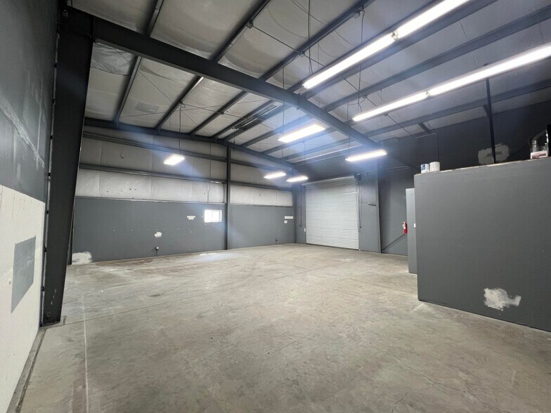 More Photos Of 716 W Cedar St, Eureka Warehouse For Lease