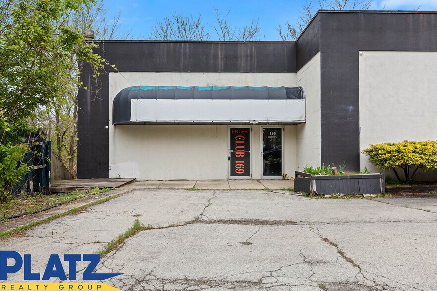 More Photos Of 169 S Four Mile Run Rd, Austintown Bar For Sale