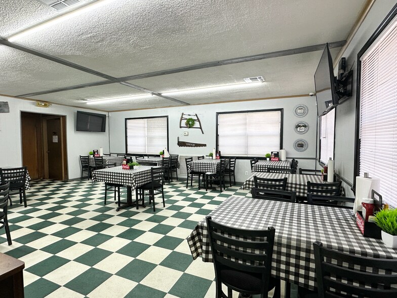 More Photos Of 2989 Hwy 21, Atmore Restaurant For Sale
