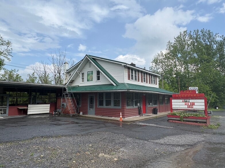 More Photos Of 4285 N Delaware Dr, Mount Bethel Restaurant For Sale