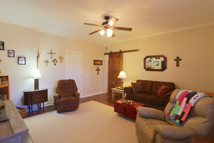More Photos Of 2784 W State Highway 154, Quitman Hotel For Sale