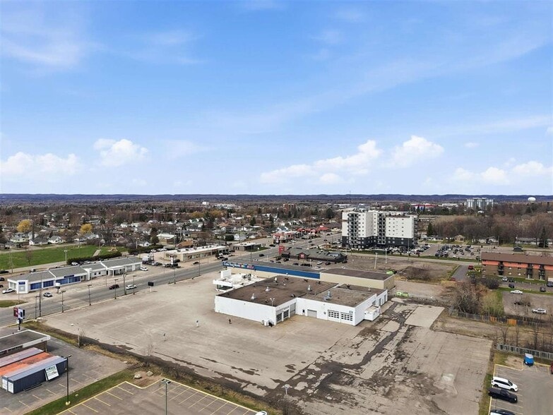 More Photos Of 68 Great Northern Rd, Sault Ste. Marie Auto Dealership For Sale