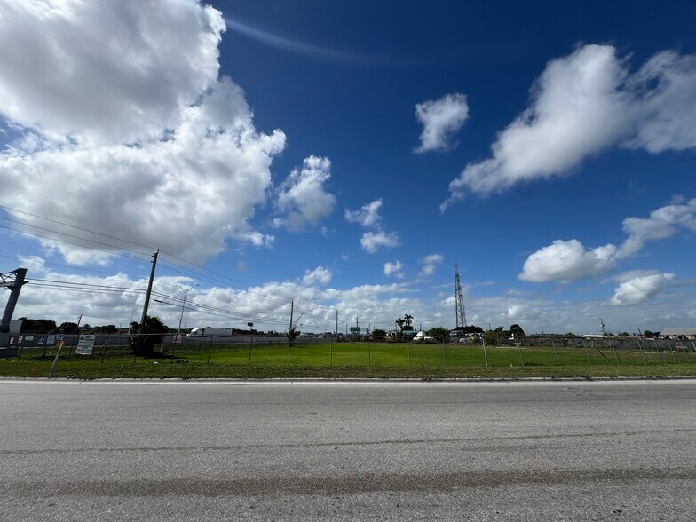 More Photos Of 10721 138th Street, Hialeah Land For Lease