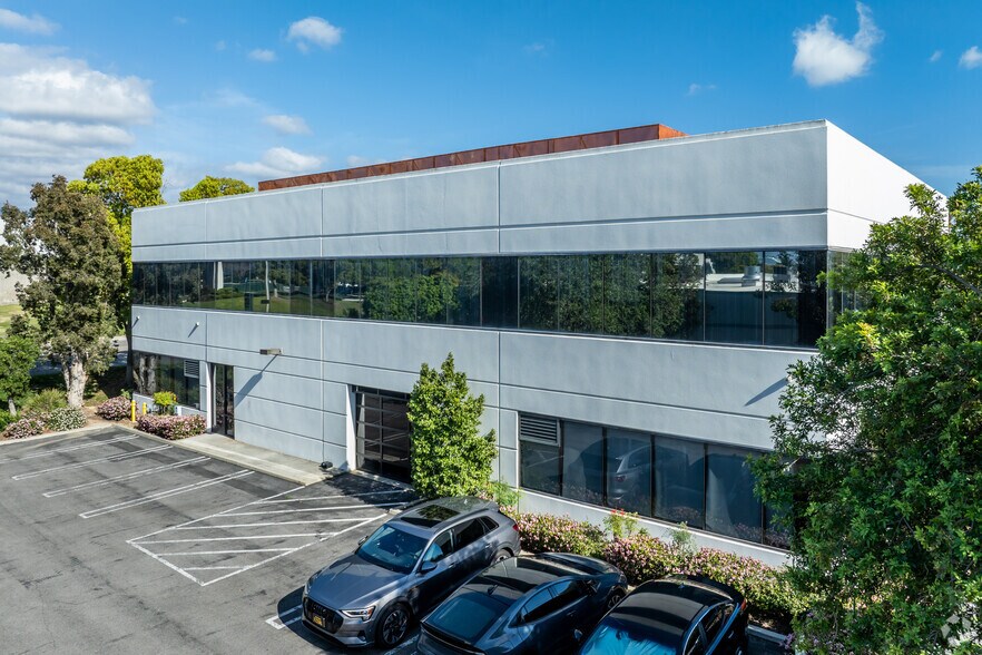 More Photos Of 2 Wrigley Ave, Irvine Coworking Space