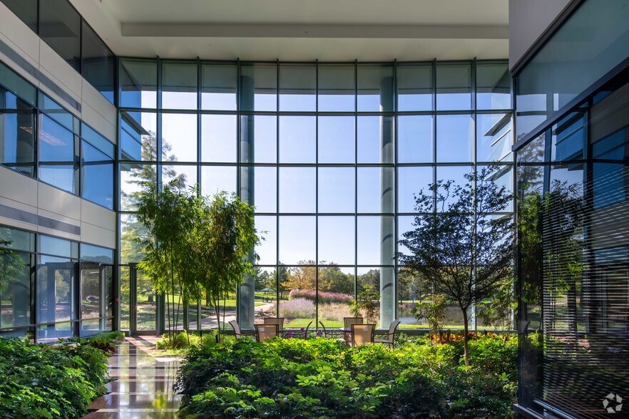 More Photos Of 3250 Lacey Rd, Downers Grove Office For Lease