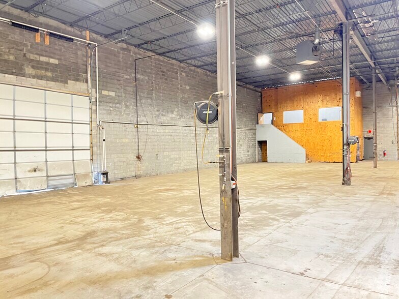 More Photos Of 270 E 167th St, Harvey Warehouse For Lease