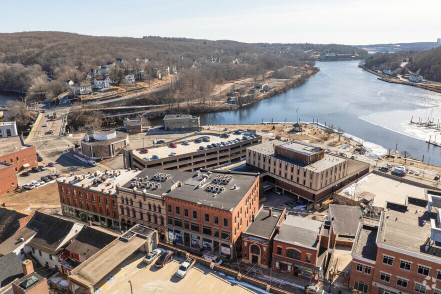 More Photos Of 85 Main St, Norwich Apartments For Lease
