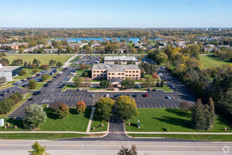 More Photos Of 4200 Fashion Square Blvd, Saginaw Medical For Lease