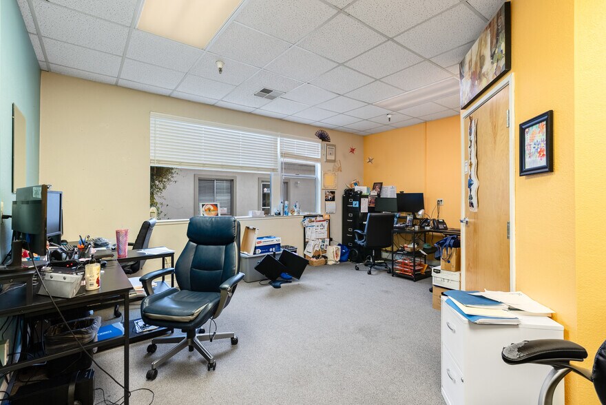 More Photos Of 564 S Dora St, Ukiah Medical For Sale