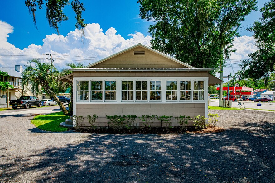 More Photos Of 69 W Macclenny Ave, Macclenny Office For Sale
