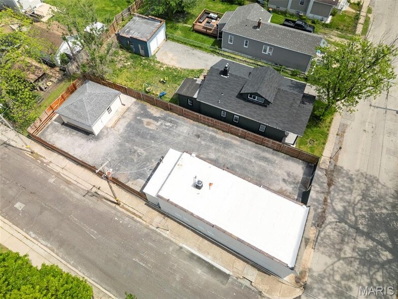 More Photos Of 4687 Heidelberg Ave, Saint Louis Convenience Store For Sale