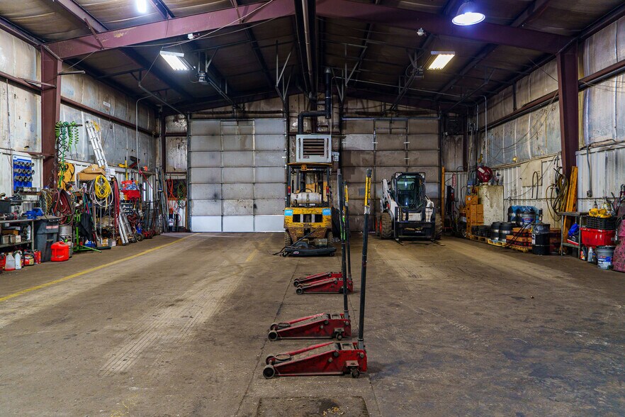 More Photos Of 15131 Kedzie Ave, Markham Warehouse For Sale